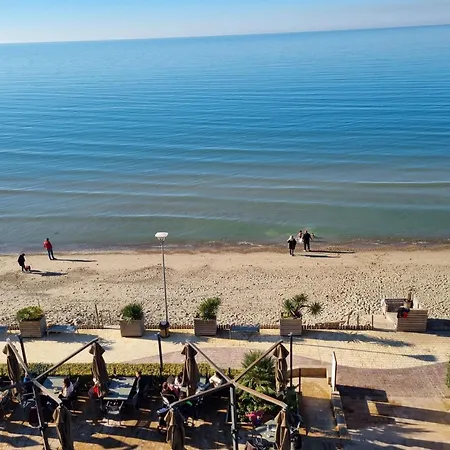 Sea View 073 - Happy *