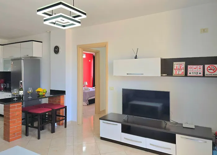 Sea View 073 - Happy